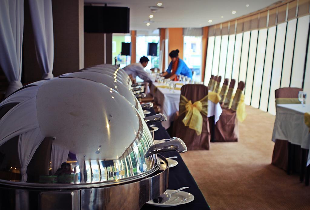 Biz Hotel Batam Наґойя Екстер'єр фото