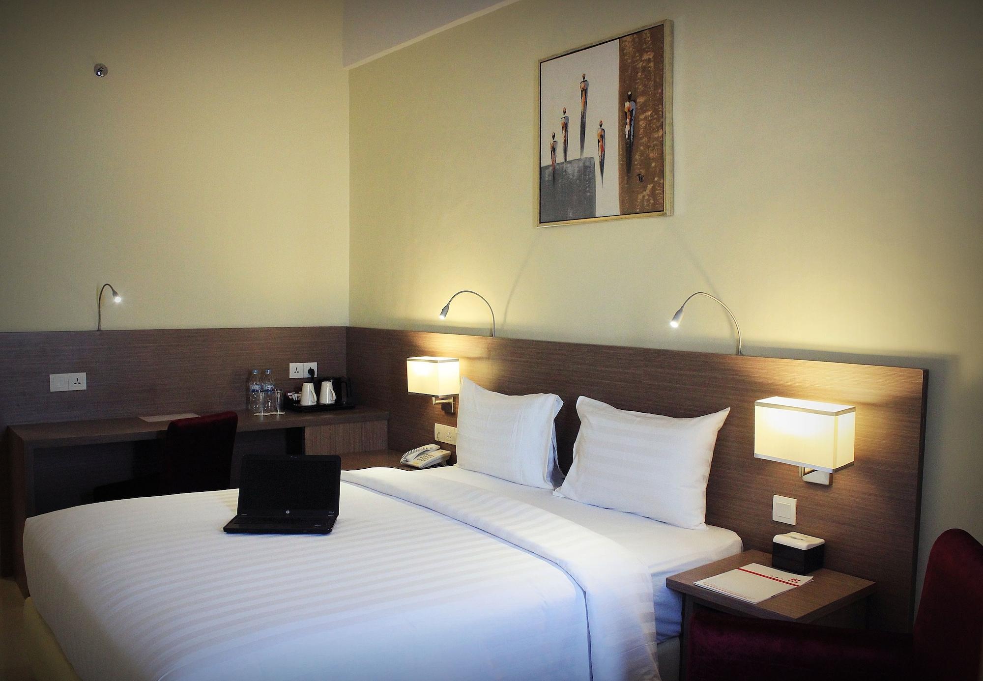 Biz Hotel Batam Наґойя Екстер'єр фото