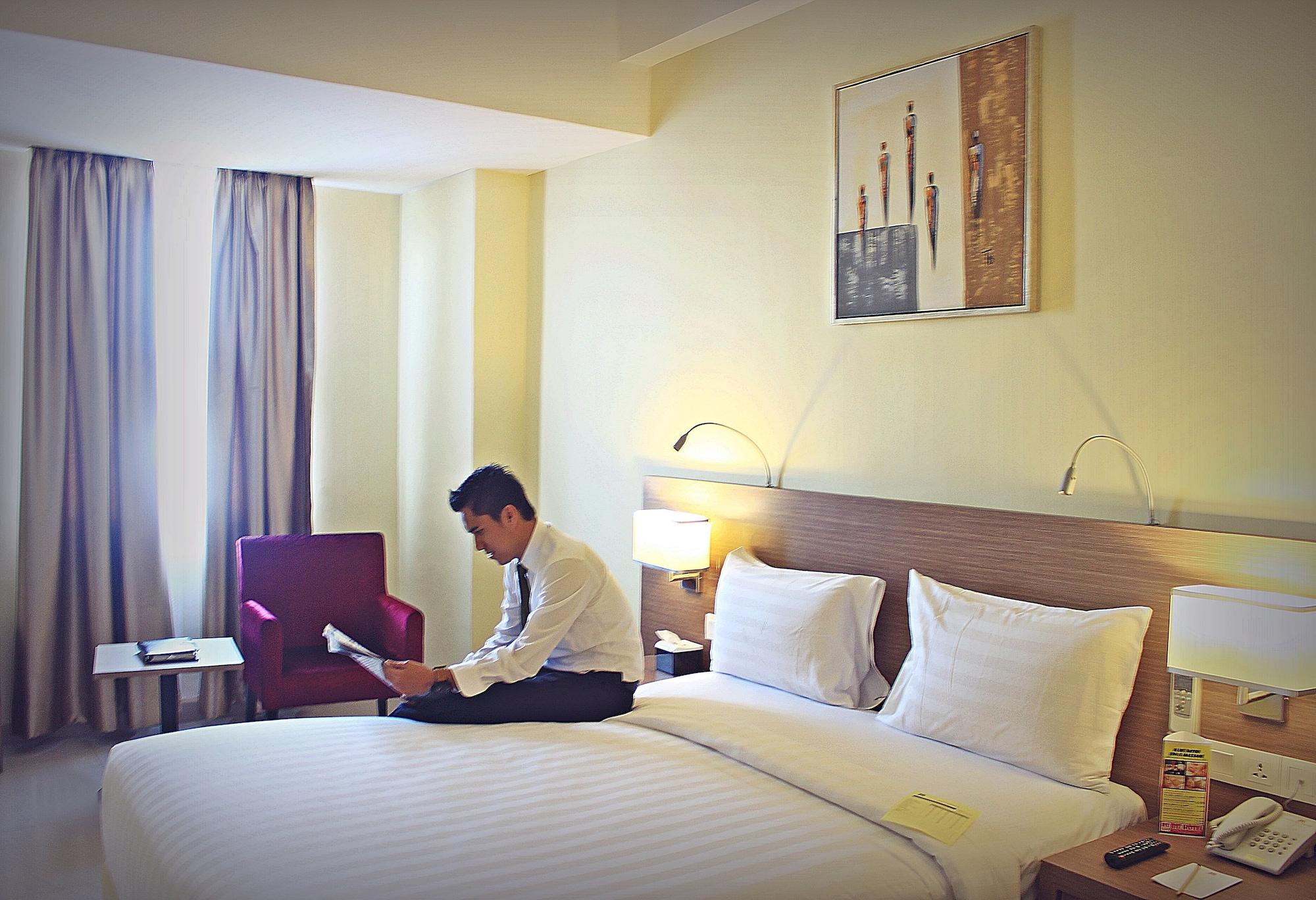 Biz Hotel Batam Наґойя Екстер'єр фото