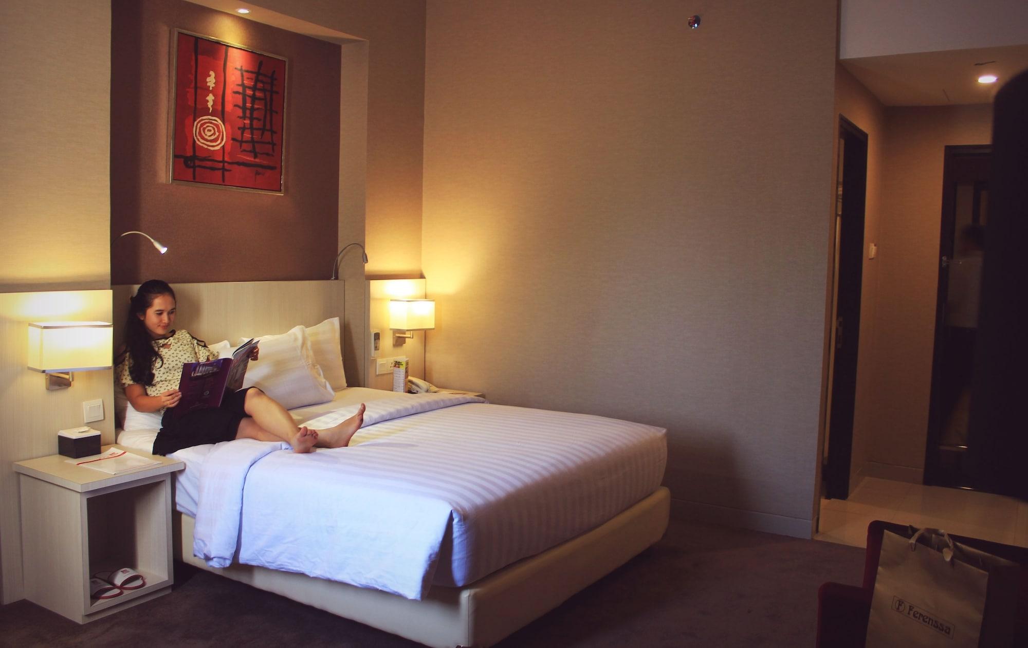 Biz Hotel Batam Наґойя Екстер'єр фото