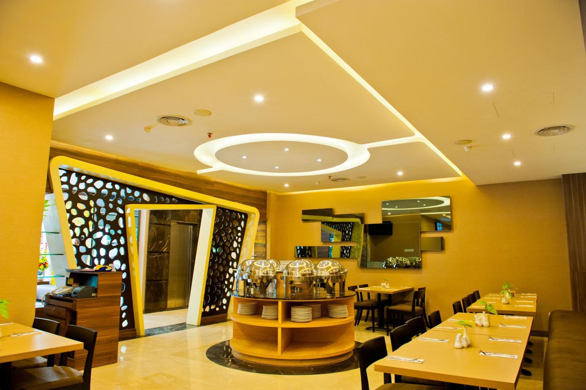 Biz Hotel Batam Наґойя Екстер'єр фото