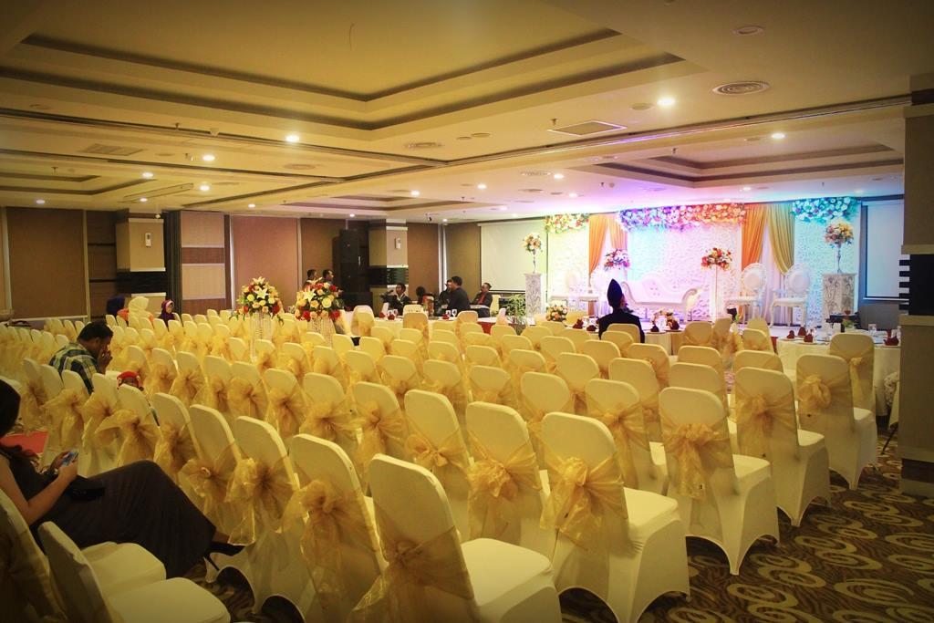 Biz Hotel Batam Наґойя Екстер'єр фото