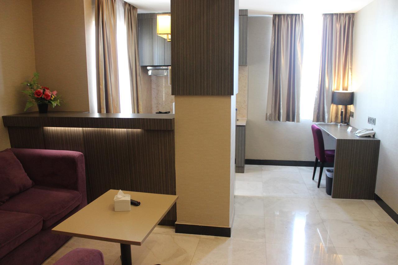 Biz Hotel Batam Наґойя Екстер'єр фото