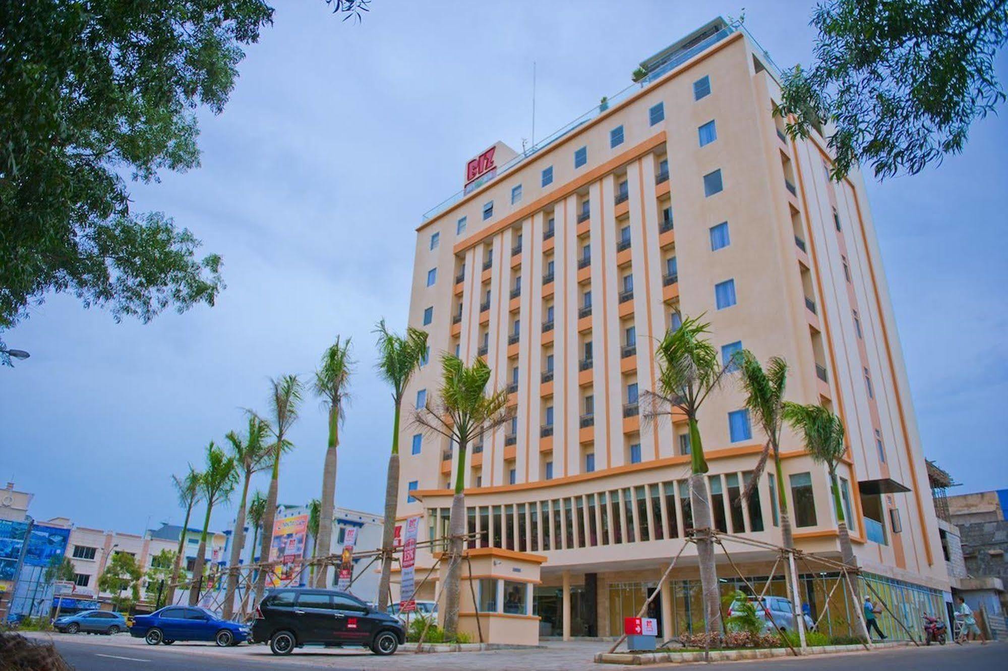 Biz Hotel Batam Наґойя Екстер'єр фото