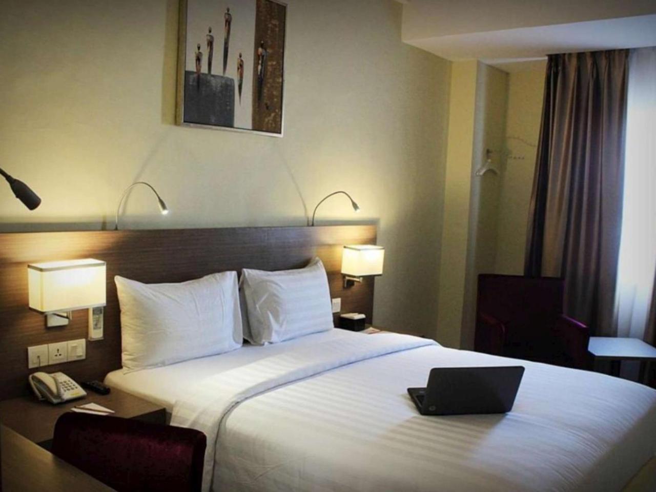 Biz Hotel Batam Наґойя Екстер'єр фото
