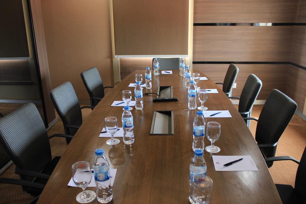 Biz Hotel Batam Наґойя Екстер'єр фото